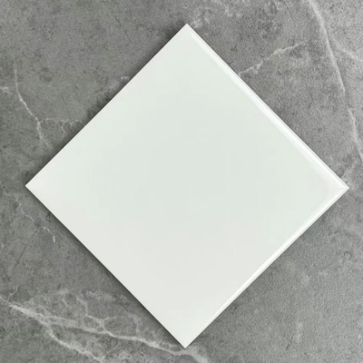 バスルームとリビングルームのためのセラミックタイル 150 X 150mm 純粋な白い地下鉄の壁タイル