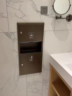 スクエアタイルシャワーのステンレス鋼ニッチ ライトとトイレットペーパーホルダー