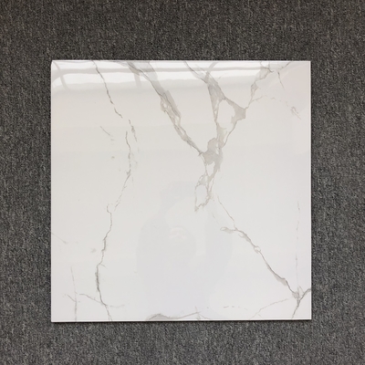 ホテル・ヴィラ リビングルームの白い背景壁のための60x60のマーブルタイルキャロルソール