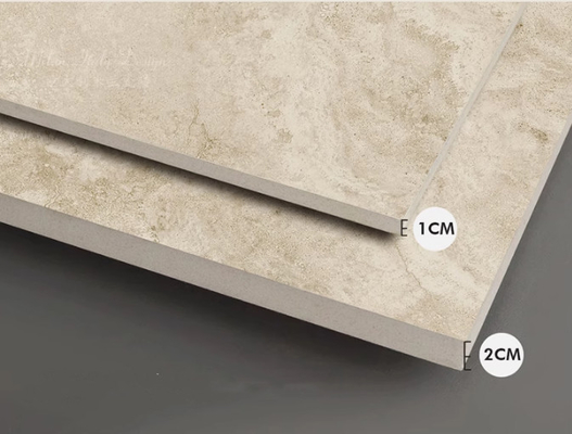 モダンスタイルのポルセランプール境界タイル トラベルチン外観と60x60 床タイル